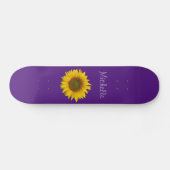 Geel zonnebloempje Monogram Cute Paars Skateboard (Horizontaal)
