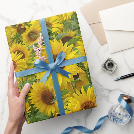 Geel zonnebloemveld cadeaupapier (Geschenken)