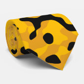 Geel, zwart en goud camouflagepatroon stropdas (Opgerold)