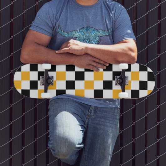 Geel Zwart Wit Geruit Patroonontwerp Skateboard (Buiten 3)