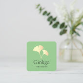 Geelgoud Ginkgo Leaf Logo Vierkante Visitekaartje (Staand voorkant)