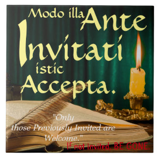 Geen advocaten. (in het Latijn) Tegeltje