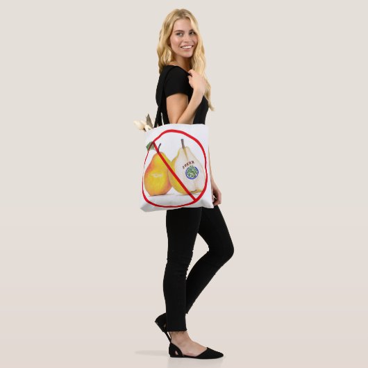 Geen grappen in een peer canvas tas (Op model)