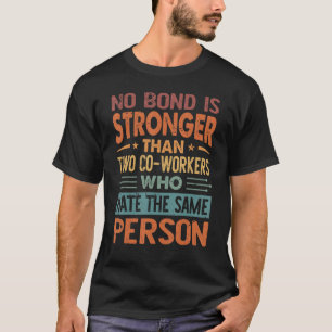 Geen obligatie is sterker dan twee medewerkers die t-shirt
