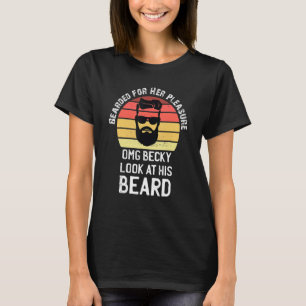 Gefaseerd voor haar plezierige grappigheid in het t-shirt