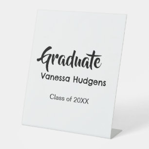 Gefeliciteerd afgestudeerd naam datum jaar klas un reclamebord met voetstuk