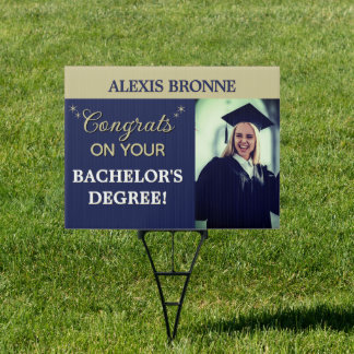 Gefeliciteerd afgestudeerde! Bachelor diploma foto Tuinbord