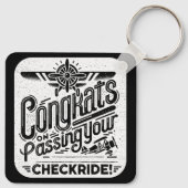Gefeliciteerd met het passeren van je checklist! sleutelhanger (Achterkant)