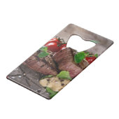 Gegrilde biefsteaks met verse kruiden en tomaten kredietkaart flessenopener (Voorkant Gekanteld)