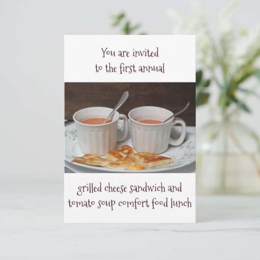Gegrilde kaas en tomatensoep Luncheon uitnodiging (Staand voorkant)