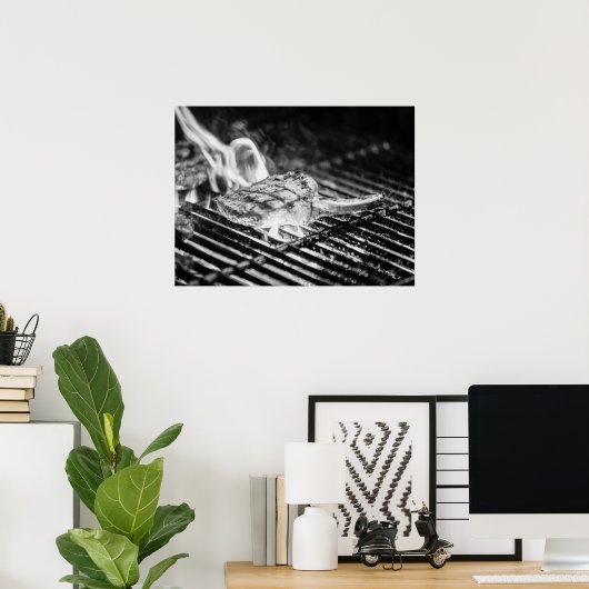 Gegrilde Tomahawk Steak op Flaming BBQ Grill Poster (Thuiskantoor)