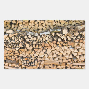 Gehakt hout op een stapel rechthoekige sticker