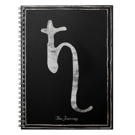 Gehammerde zilvervormde planeet Saturnus-symbool Notitieboek