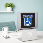 Gehandicapte gehandicapte veteraan sticker (Laptop op bureau)
