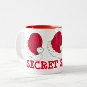 Geheime kerstfeestdag met kerstcadeaus Pet Rood ke Tweekleurige Koffiemok (Voorkant links)