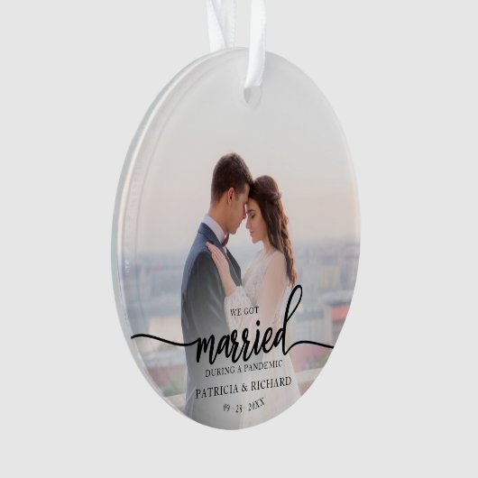 Gehuwd tijdens een pandemische foto met kerstmis ornament (voorkant)