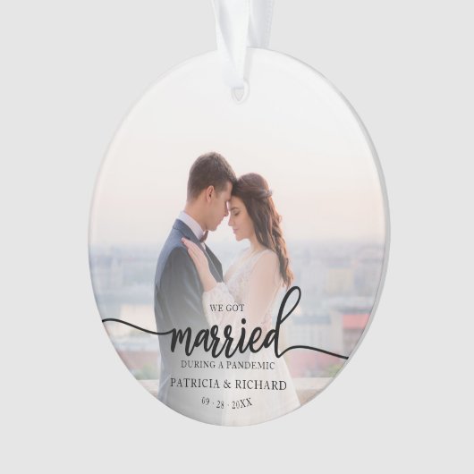 Gehuwd tijdens een pandemische foto met kerstmis ornament (voorkant)