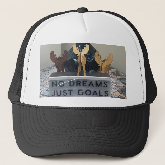 Geïnspireerde doelen geen rendierverwonderlijk dro trucker pet (Voorkant)