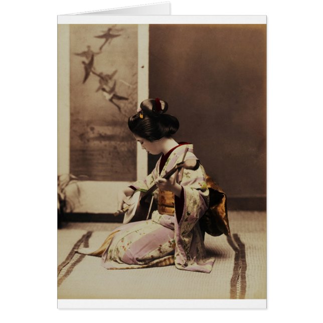 geisha japonaise jouant du shamisen (Devant)