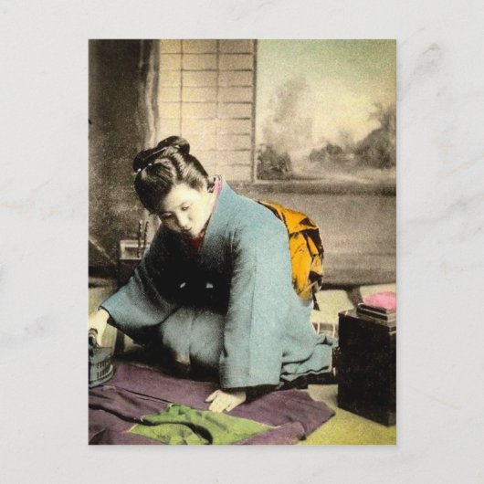 Geisha Preparing Silk Kimono  Oud Japan Briefkaart (Voorkant)