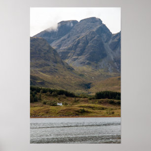 Geïsoleerd huis op Isle of Skye in Schotland Poster