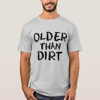 Gejaarde leeftijd ouder dan 12 jaar oud dan vuil t-shirt