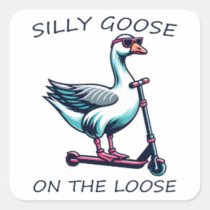 Gekke gans op de losse gans schaatsen op scooter vierkante sticker