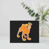 gekke kameel met pet briefkaart (Staand voorkant)