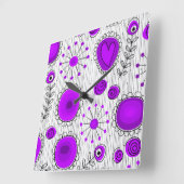 Gekke paarse witte harten en bloemen bloeien vierkante klok (Hoek)
