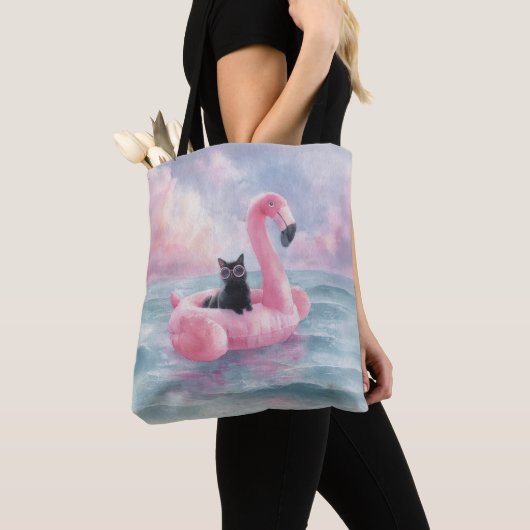 Gekke zwarte kat in Flamingo Float Tas (Dichtbij)