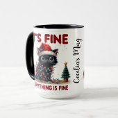 Gekke zwarte kat in kerstverlichting mok (Voorkant links)