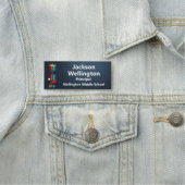 Gekleurde potloden op Denim Educators Naamplaatje (In situ)