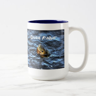 Gekookte blauwegill Sun Fish Gone Fishin Tweekleurige Koffiemok