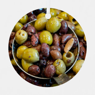 Gekruide zwarte en groene olijven metalen ornament