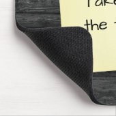 Gelabelde notitie op hout muismat (Hoek)