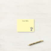 Gele aangepaste post-it-notities met retro mokkapo post-it® notes (Op bureau)