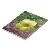 Gele alamandbloem notitieblok (Gedraaid)