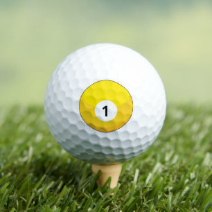 Gele biljartbal nummer één golfballen