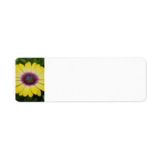 Gele bloem etiket