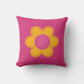 Gele bloem in roze fuchsia geruit patroon kussen