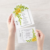 Gele bloemen, boog en monogram herdersbruiloft all in one uitnodiging (Afscheurbaar)