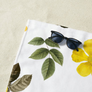 Gele Bloemen en Witte Rozen 3 Strandlaken