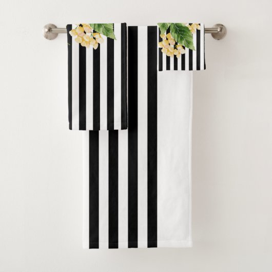 Gele bloemen op zwarte en witte strepen bad handdoek (Insitu)