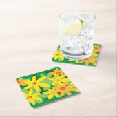 Gele bloemen vierkante kartonnen onderzetter (Insitu)
