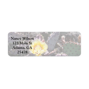 Gele cactus bloem in april etiket