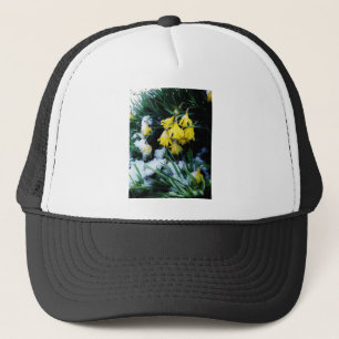 Gele Daffodils bloemen in de sneeuw Trucker Pet