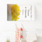 Gele Daffodils op White Spring Wedding Spandoek (Insitu)