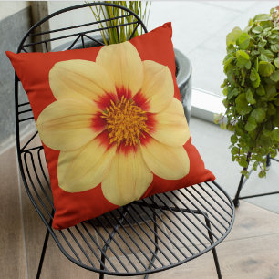 Gele Dahlia op de Rode Floral Buitenkussen