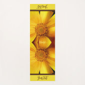 Gele Daisy Flower Petals en Center Personalized Yogamat (Voorkant)