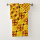 Gele damesbloem en middenpatroon bad handdoek (Insitu)